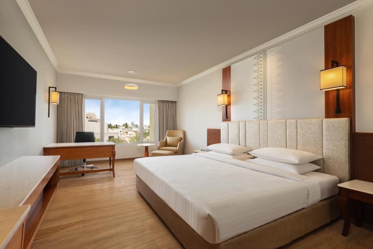 Courtyard By Marriott Tiruchirappalli Bagian luar foto