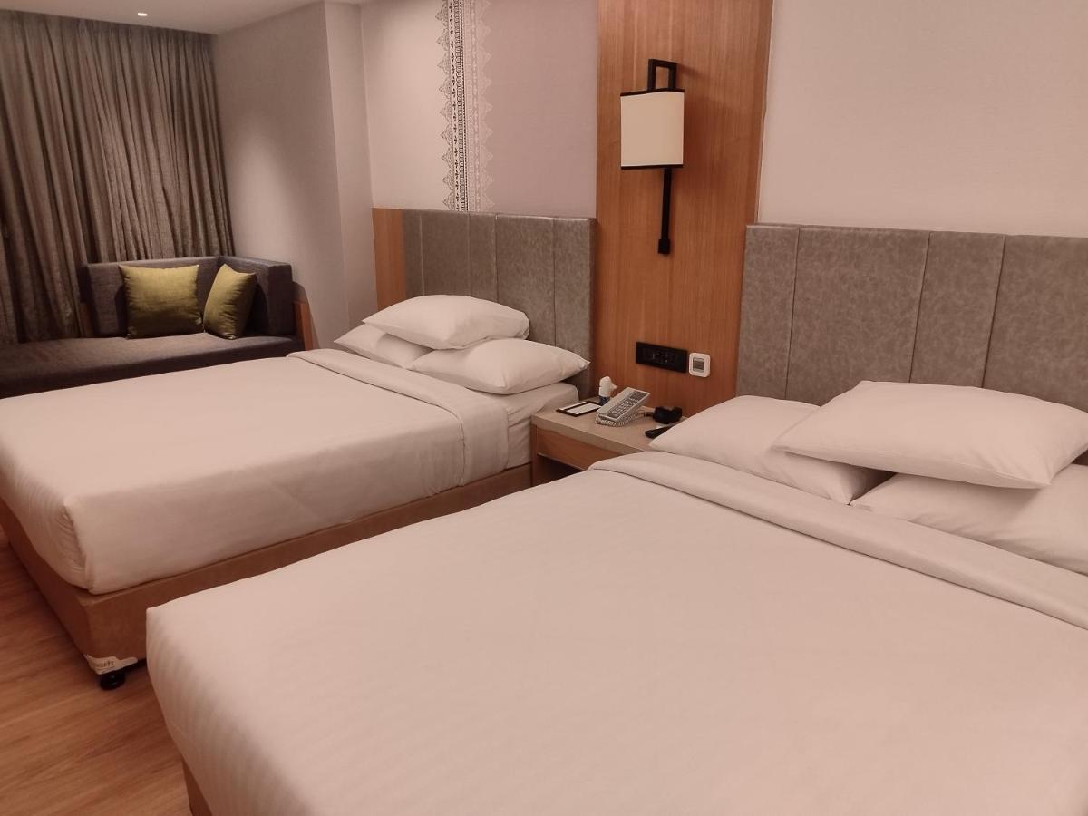 Courtyard By Marriott Tiruchirappalli Bagian luar foto