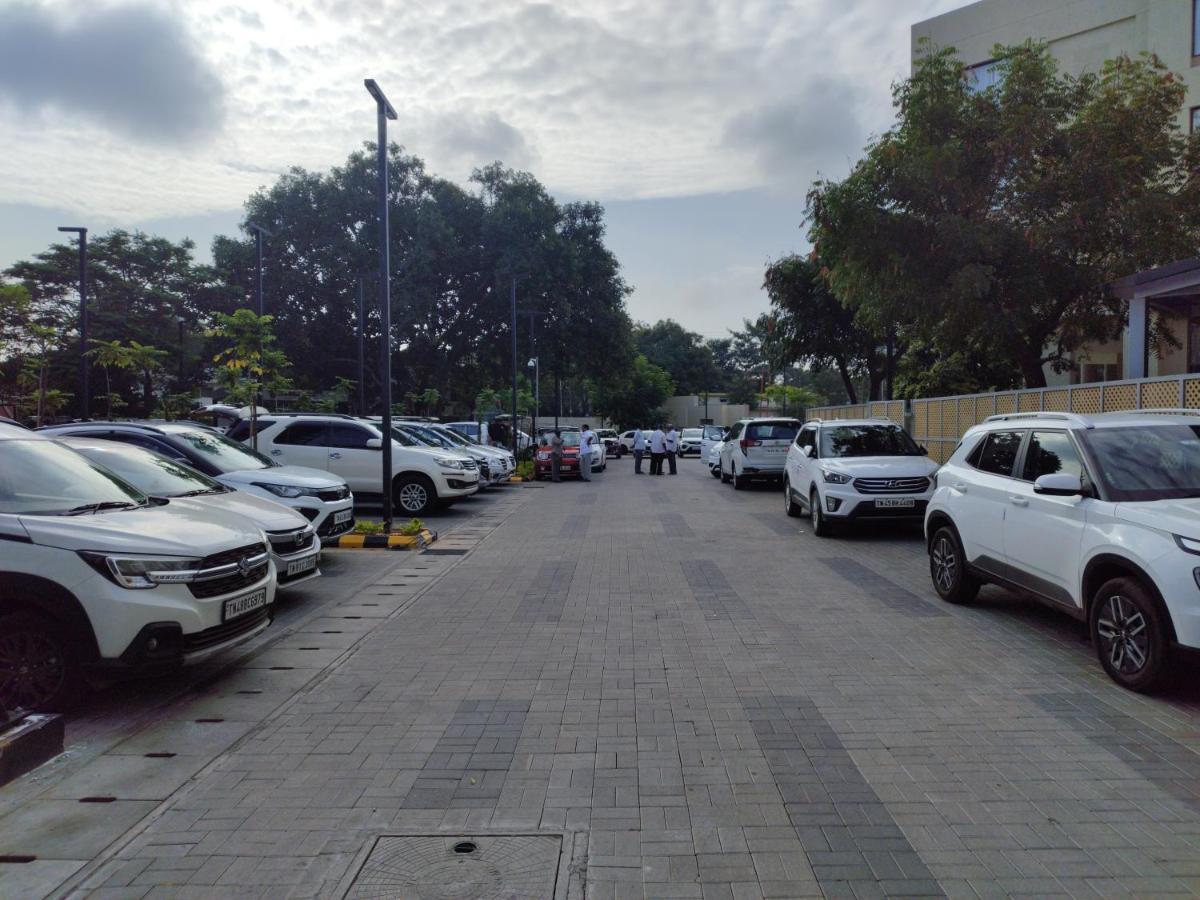 Courtyard By Marriott Tiruchirappalli Bagian luar foto
