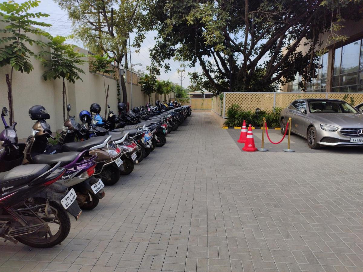 Courtyard By Marriott Tiruchirappalli Bagian luar foto
