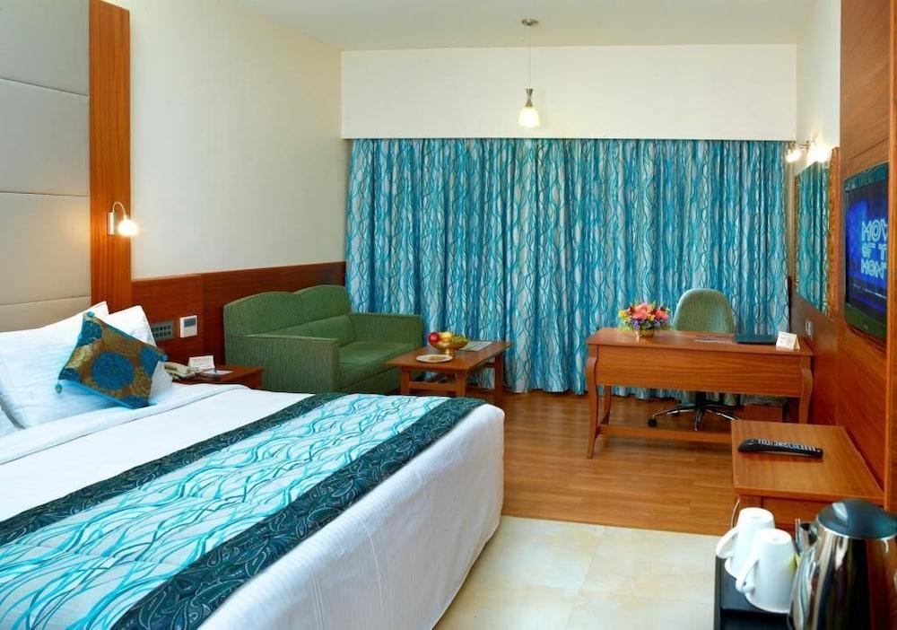 Courtyard By Marriott Tiruchirappalli Bagian luar foto