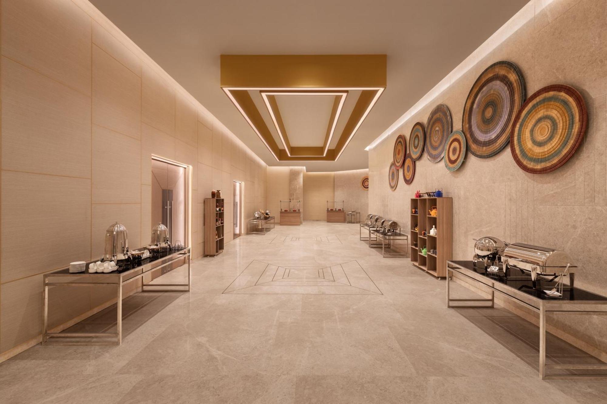 Courtyard By Marriott Tiruchirappalli Bagian luar foto