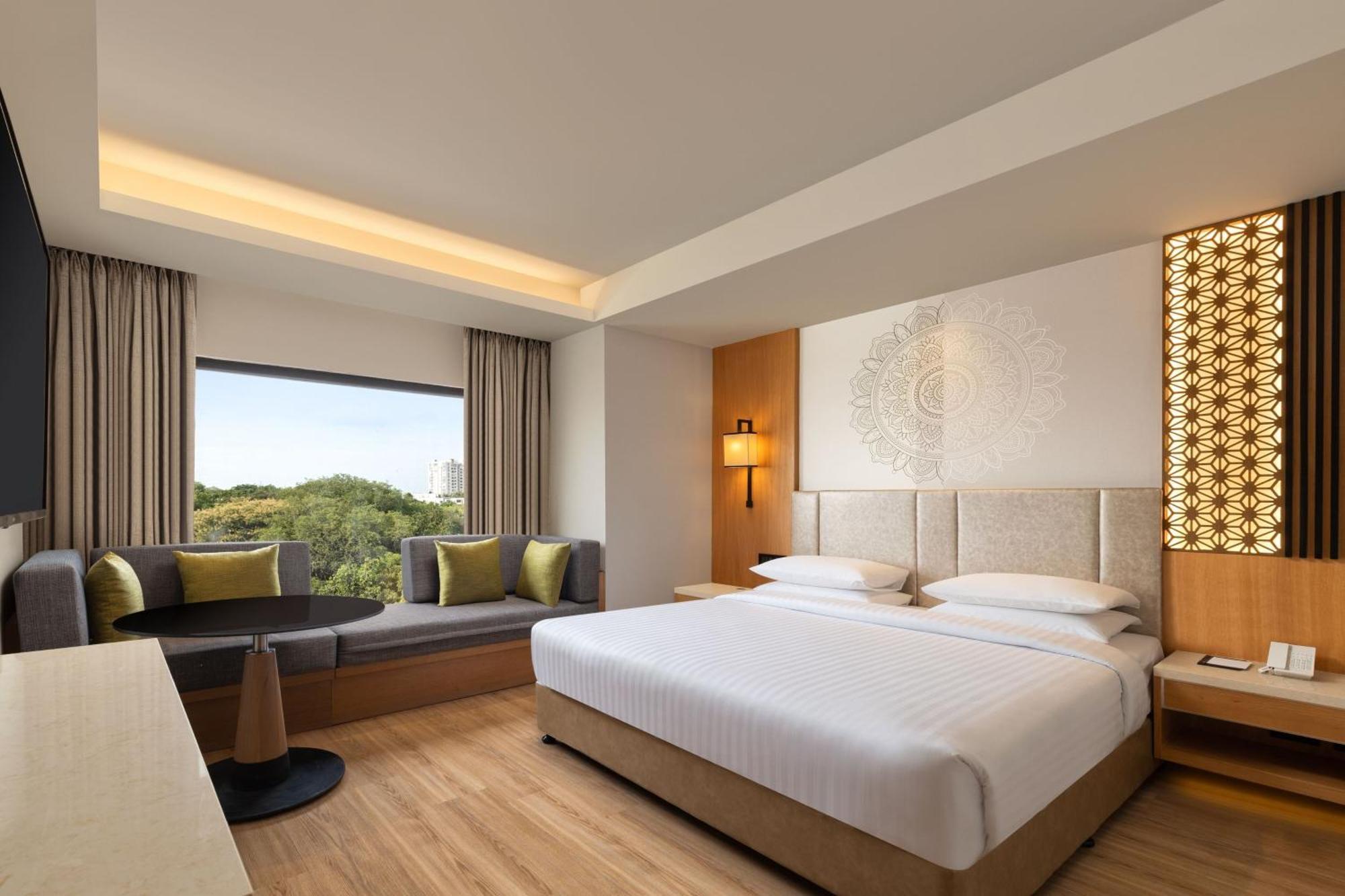 Courtyard By Marriott Tiruchirappalli Bagian luar foto