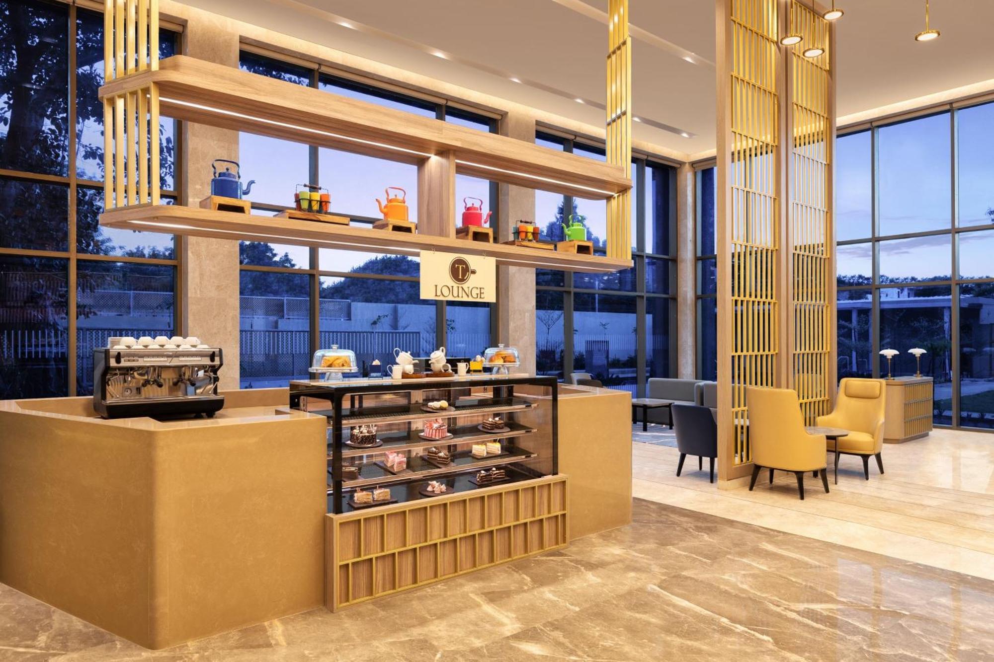 Courtyard By Marriott Tiruchirappalli Bagian luar foto