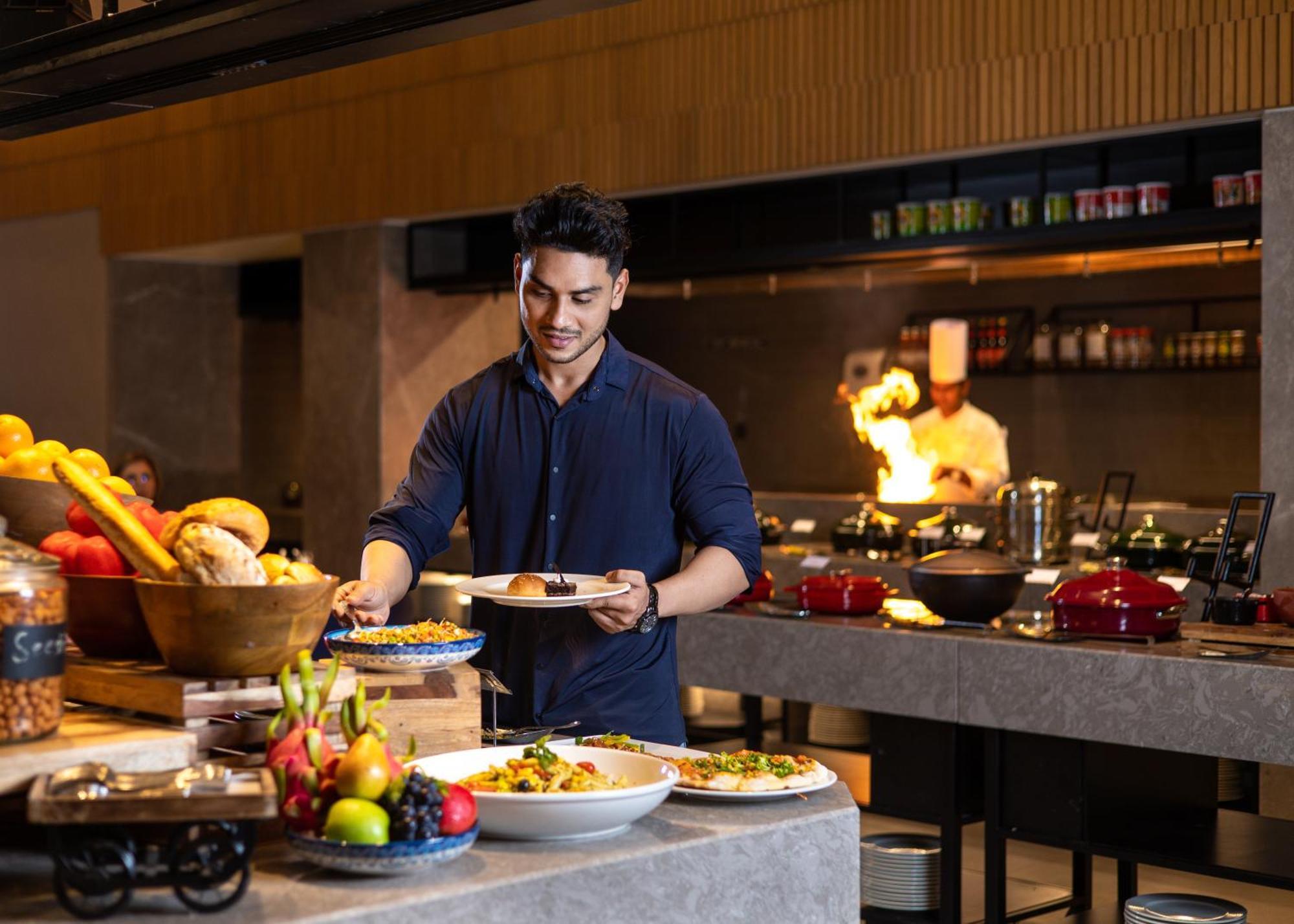 Courtyard By Marriott Tiruchirappalli Bagian luar foto