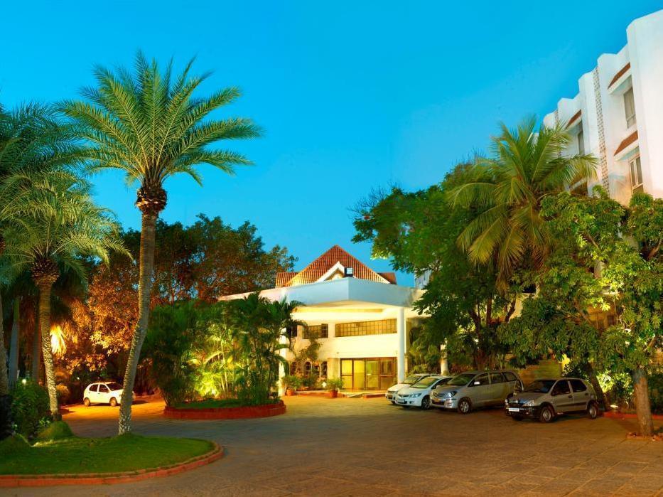Courtyard By Marriott Tiruchirappalli Bagian luar foto