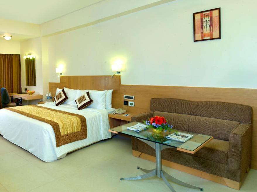 Courtyard By Marriott Tiruchirappalli Bagian luar foto
